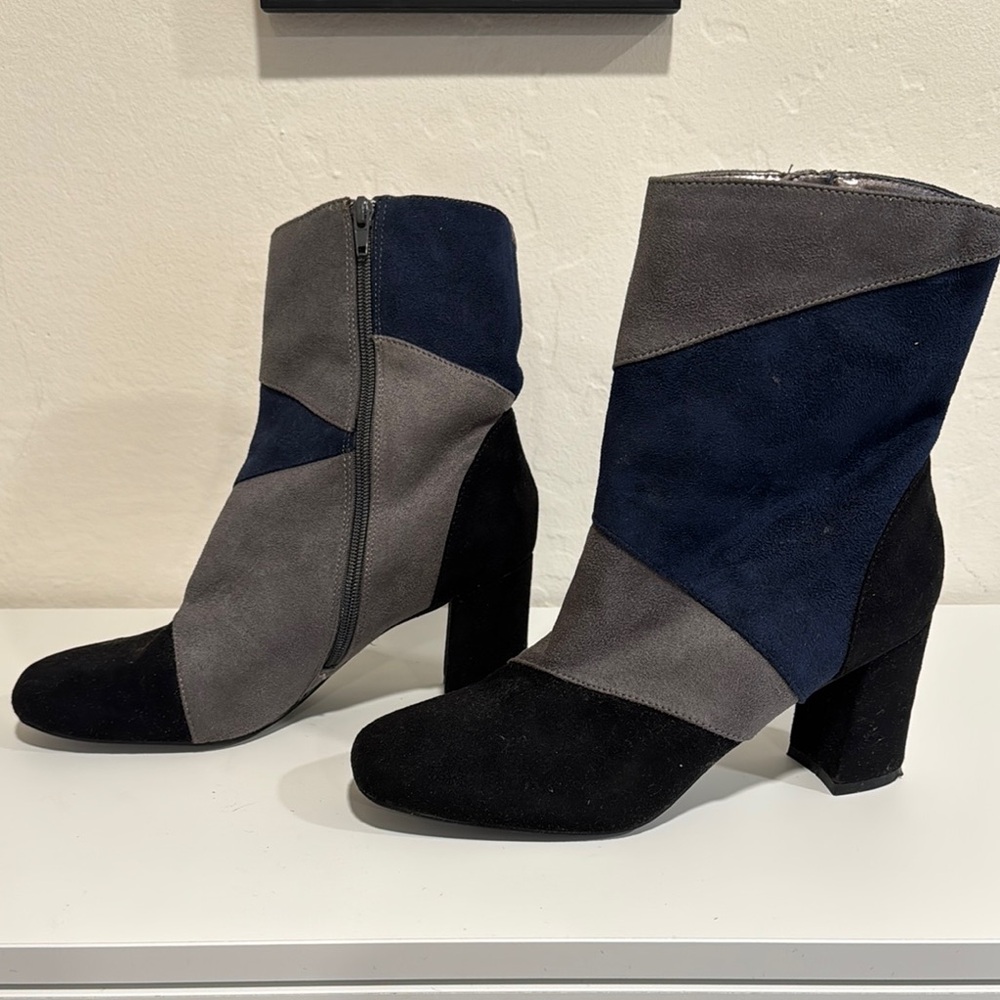 Bellini Black, Blue and Gray faux suede Chunky Heel boots size 8.5